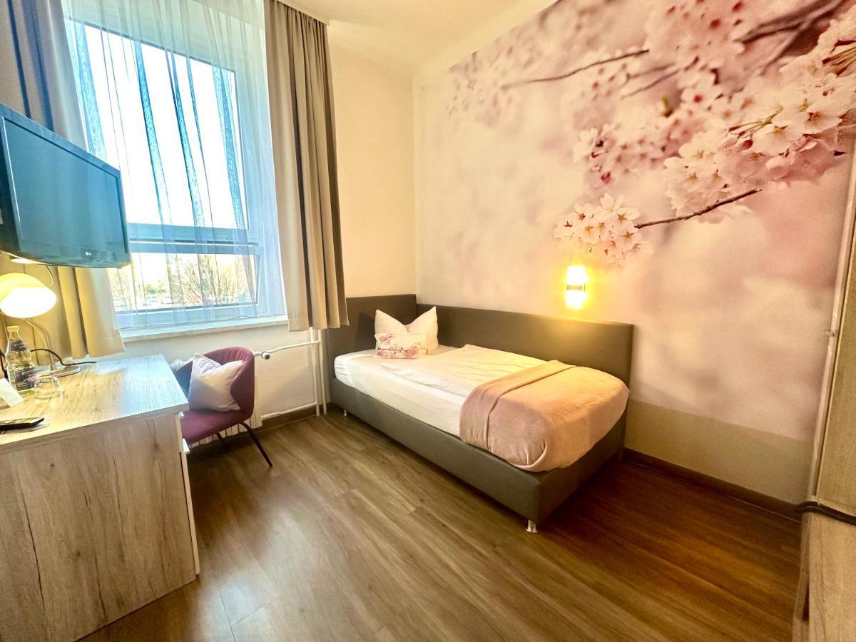 Hotel "Central" Inh Carolin Krause Bitterfeld-Wolfen Dış mekan fotoğraf